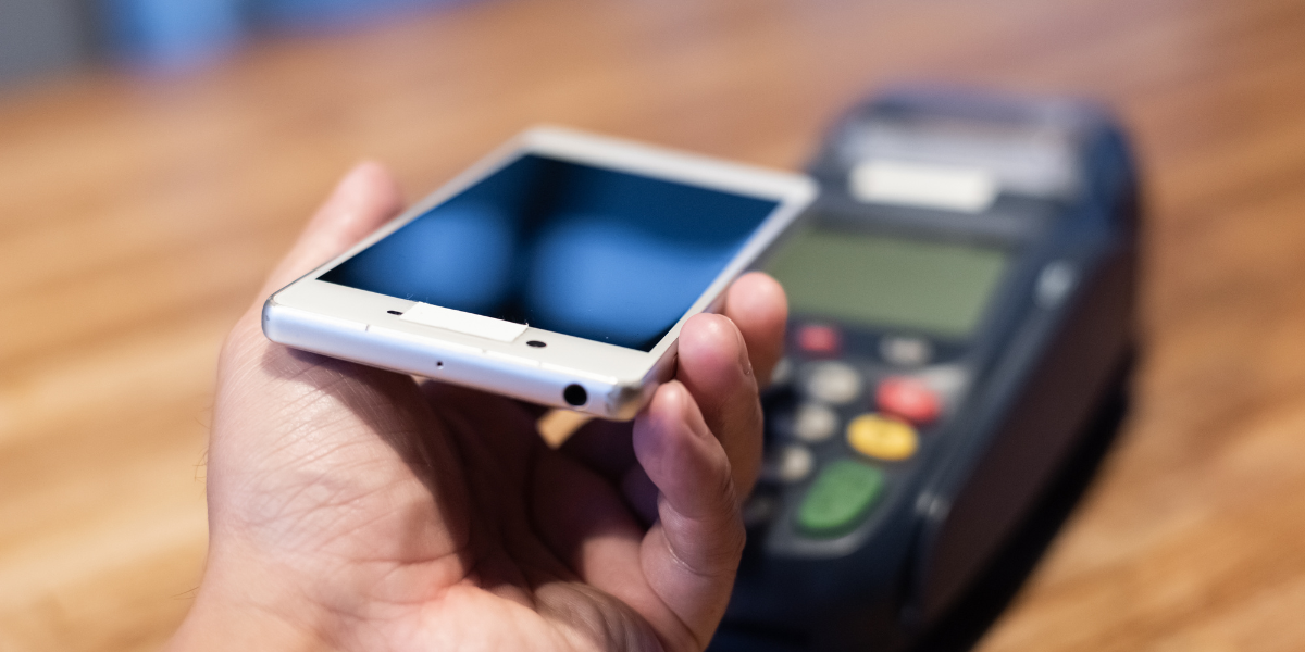 card-machine-on-phone