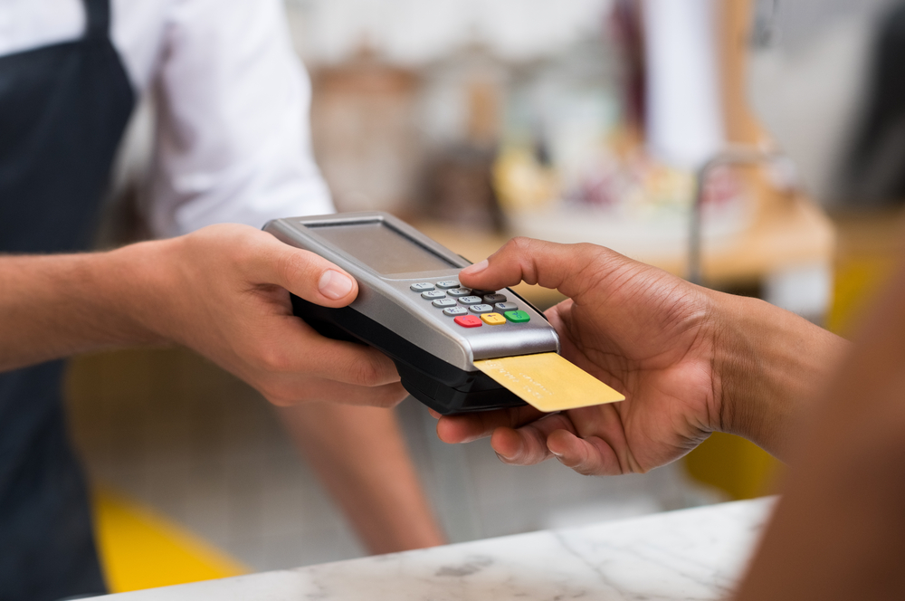 portable-vs-traditional-card-machines